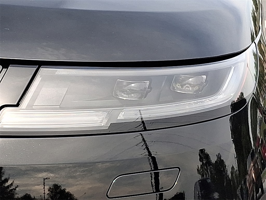 2025 Land Rover Range Rover Sport SE photo 6