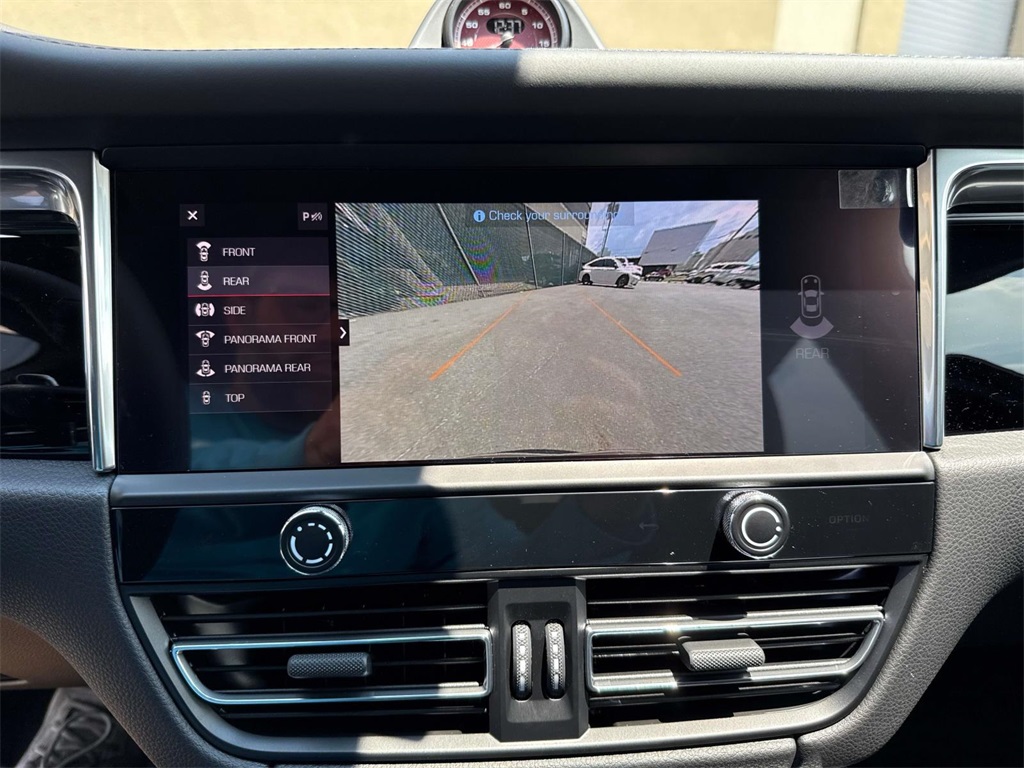 2025 Porsche Macan S photo 28