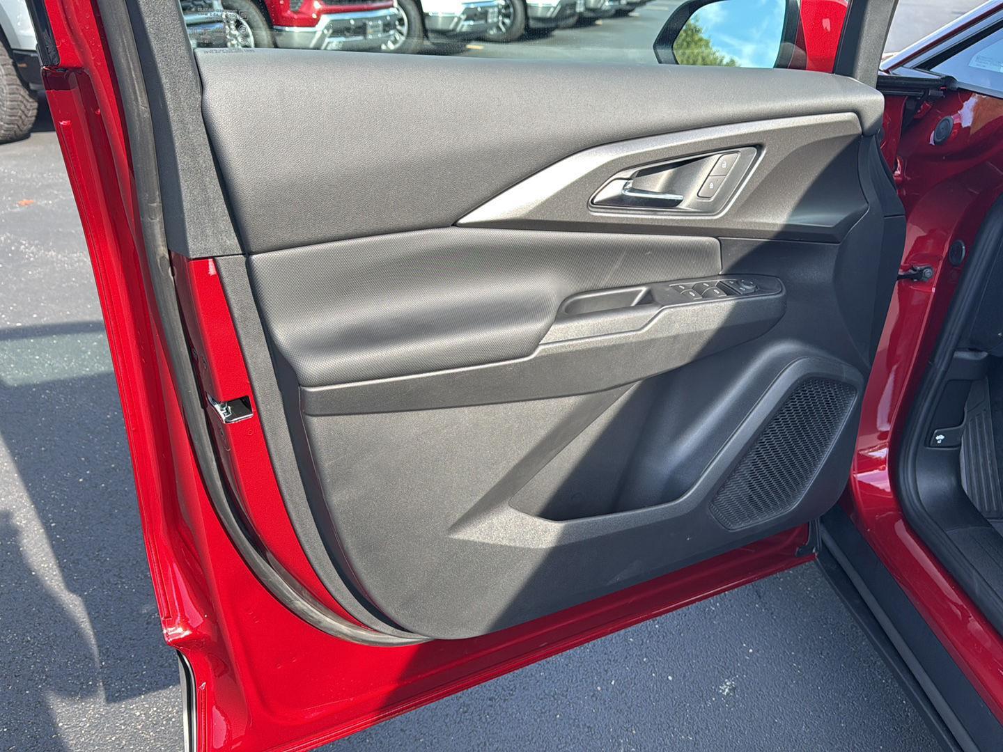 2026 Chevrolet Equinox LT photo 17
