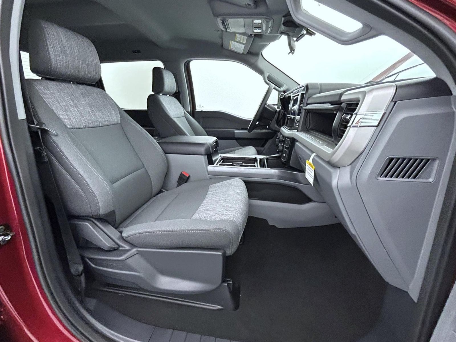 2025 Ford F-250 XLT photo 13