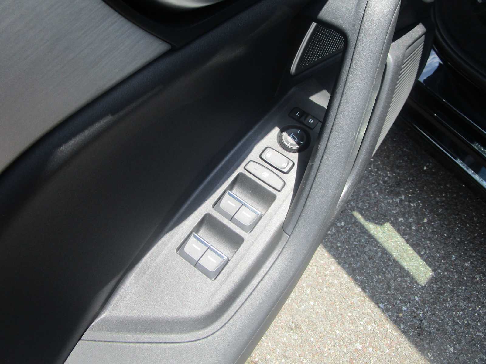 2025 Acura TLX Technology photo 14