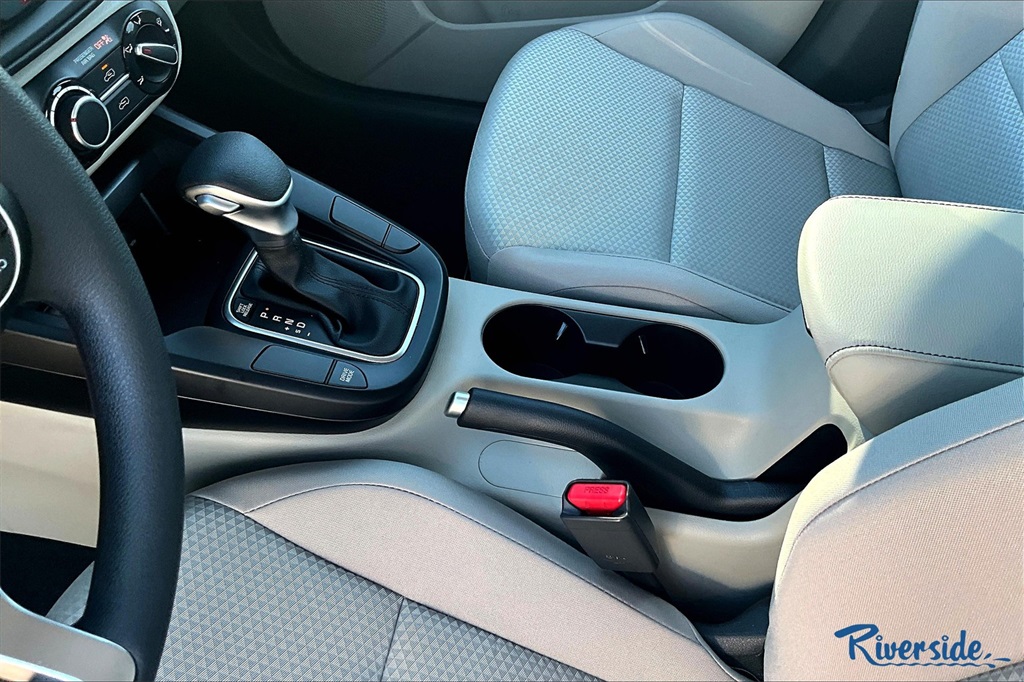 2025 Kia Soul LX photo 16