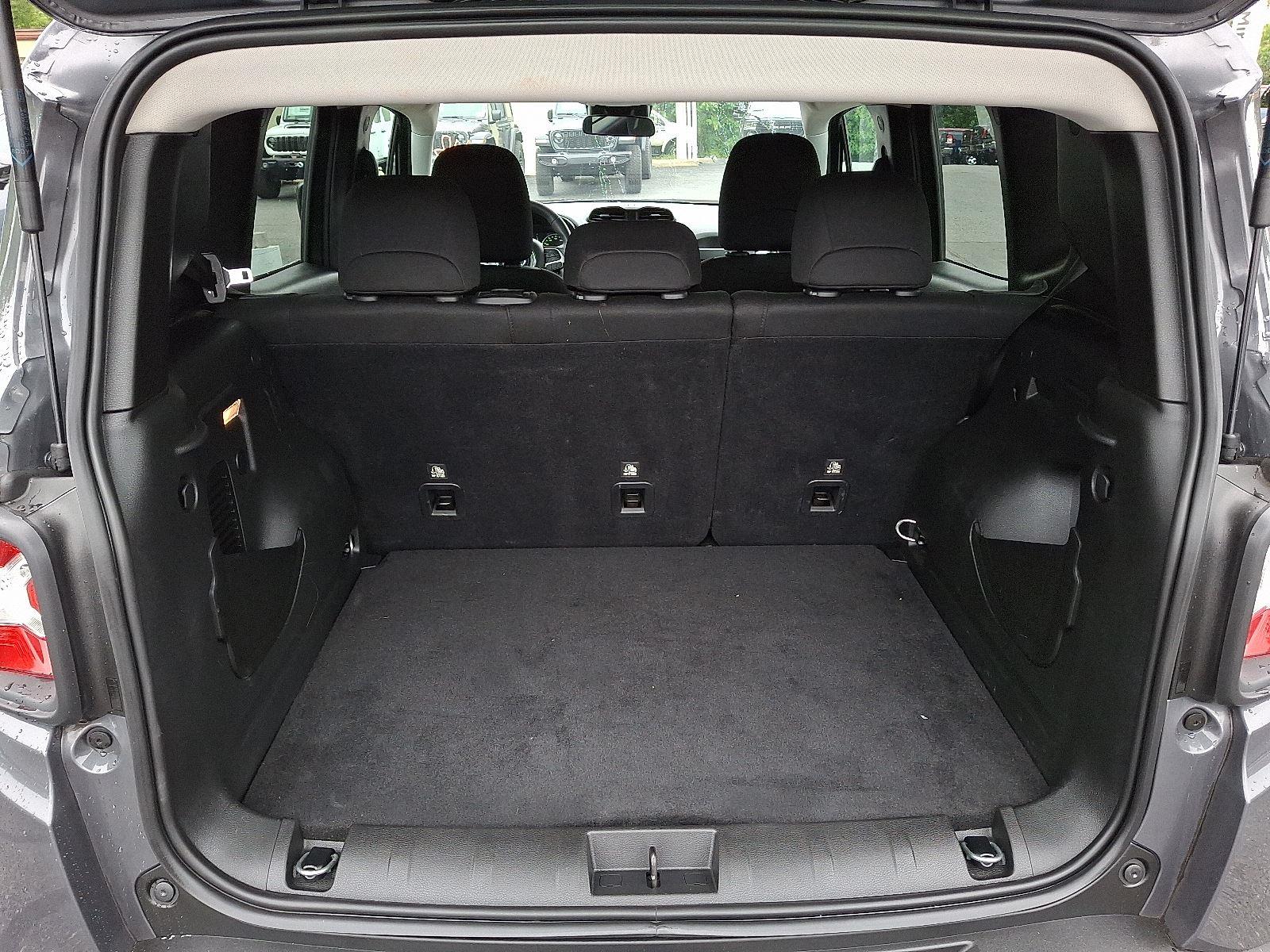 2021 Jeep Renegade Sport photo 26