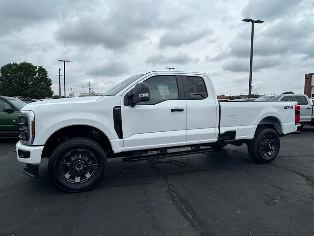 2025 Ford F-350 XL photo 3