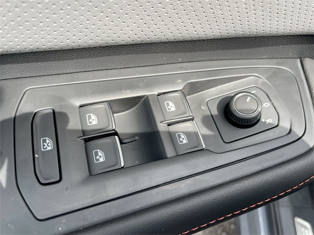 2025 Volkswagen Atlas Peak Edition SE Technology photo 32