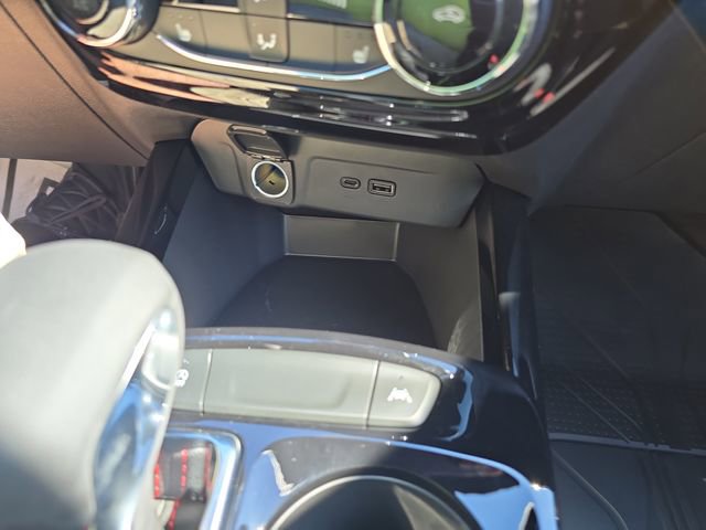 2025 Chevrolet Trax photo 17