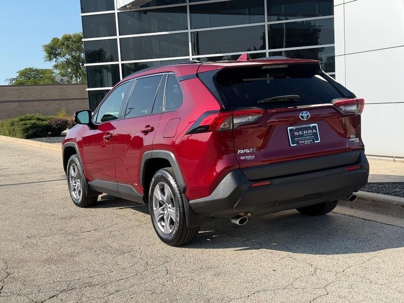 2024 Toyota RAV4 Hybrid XLE photo 4