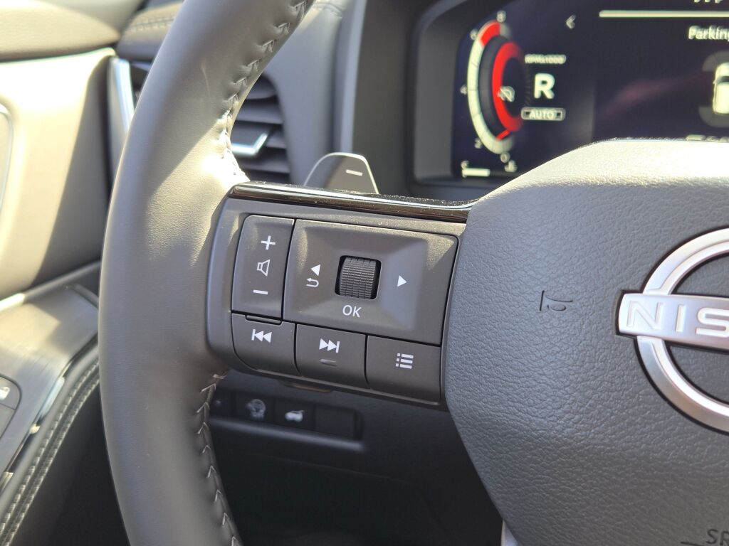 2026 Nissan Rogue Platinum photo 25