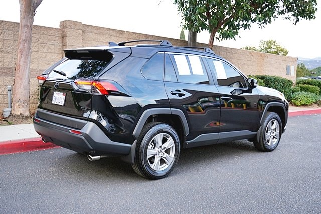 Used 2024  Toyota XLE image 7