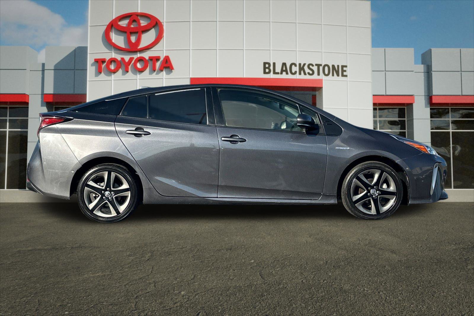 2022 Toyota Prius XLE photo 2