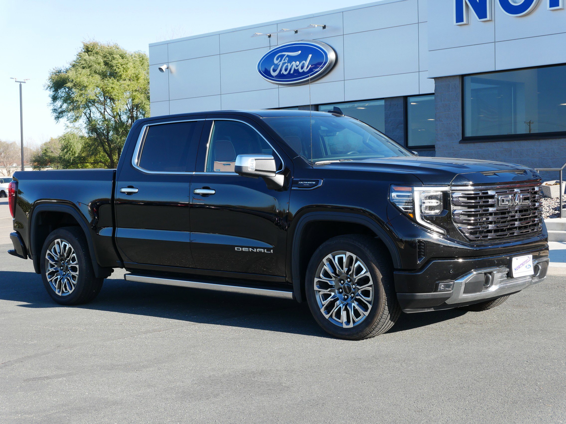 Used 2025 GMC Sierra 1500 Denali Ultimate with VIN 1GTUUHELXSZ272108 for sale in Northfield, Minnesota