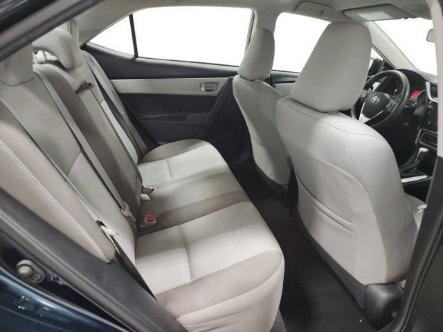 2017 Toyota Corolla LE photo 12