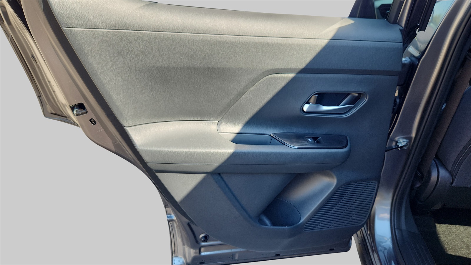2026 Nissan Kicks SV photo 21