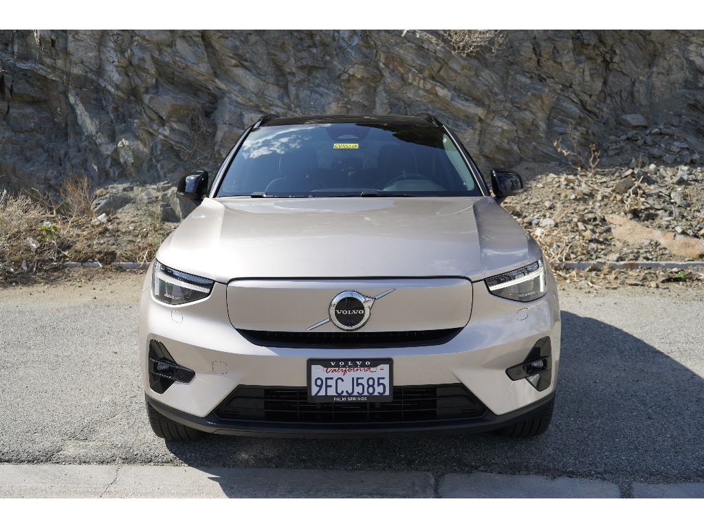 2023 Volvo XC40 P8 Ultimate photo 5