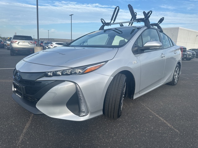 2022 Toyota Prius Prime LE photo 2