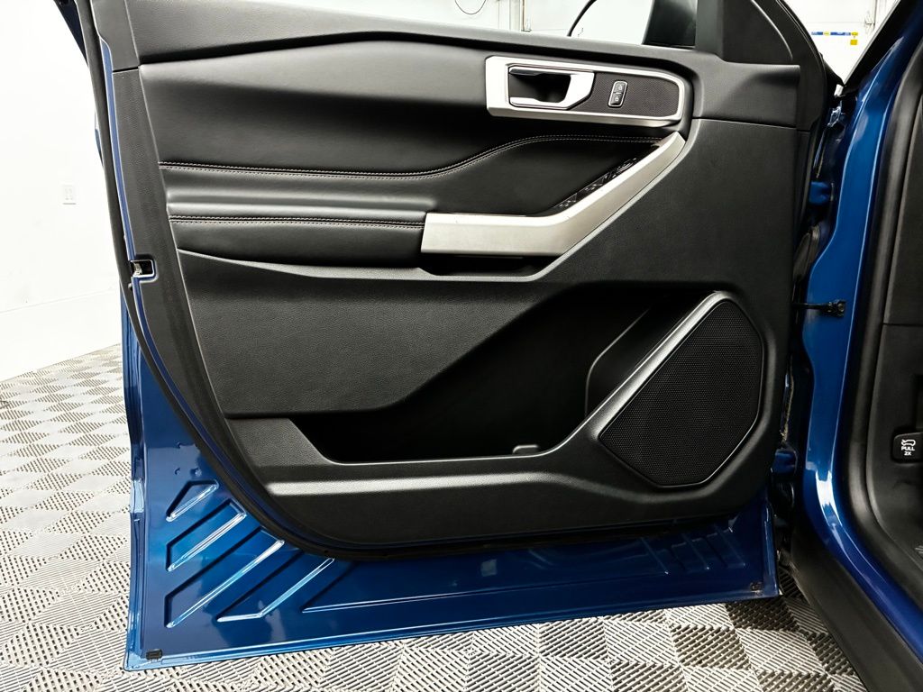 2023 Ford Explorer XLT photo 20