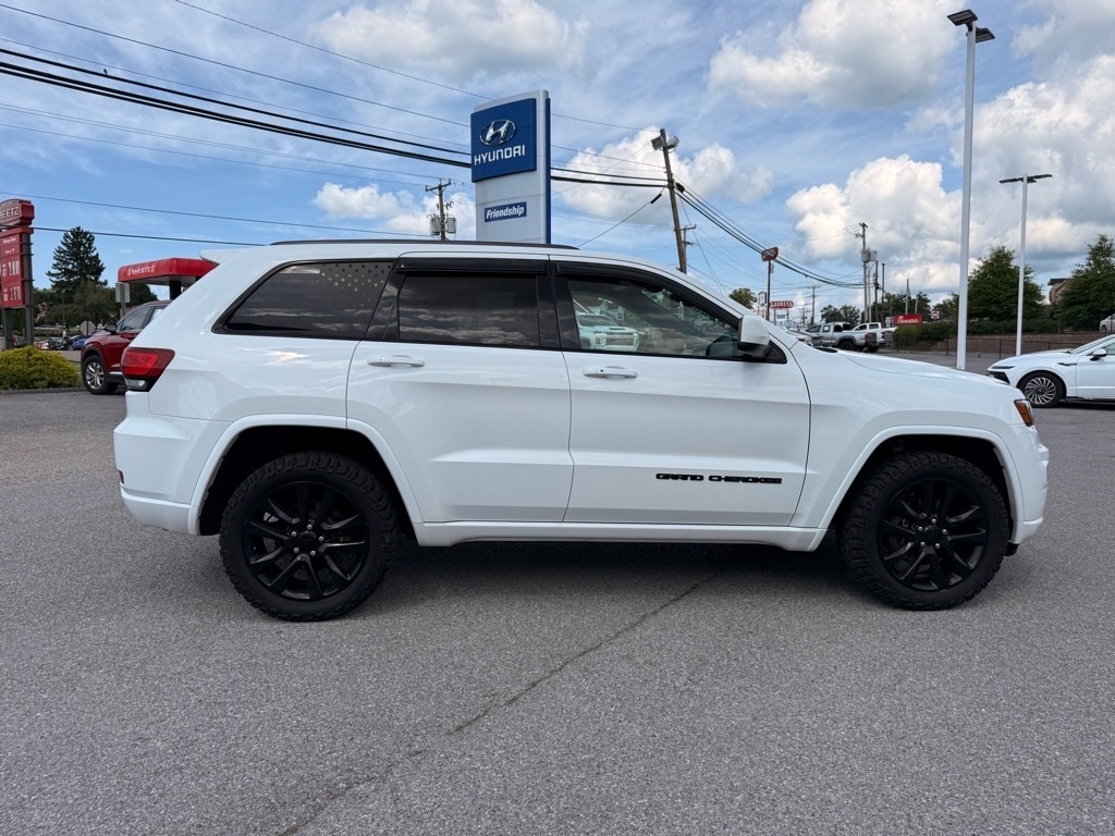 2020 Jeep Grand Cherokee Altitude photo 11