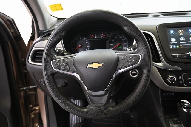 2019 Chevrolet Equinox LS photo 3