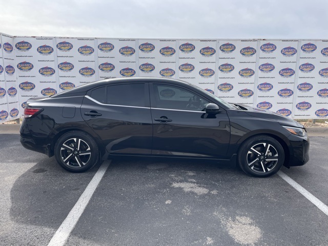 2024 Nissan Sentra SV's photo