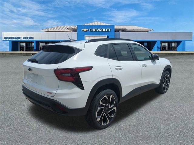 2025 Chevrolet Trax photo 3