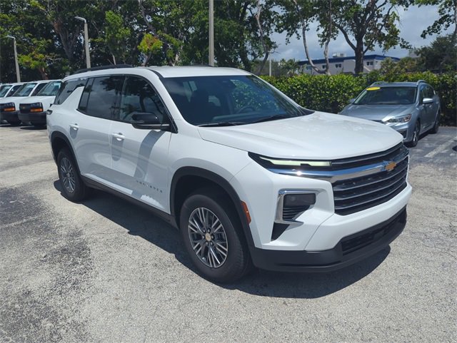 2026 Chevrolet Traverse photo 2