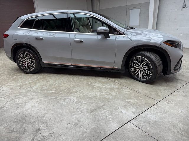 2026 Mercedes Benz EQS SUV 450 4MATIC photo 5