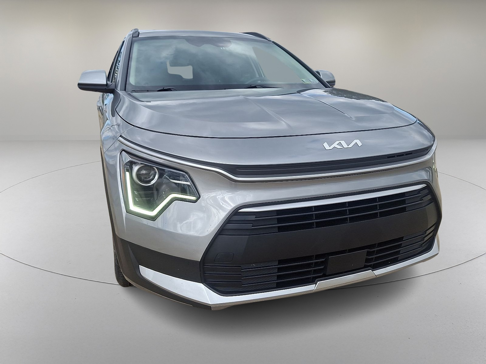 2023 Kia Niro EX photo 2