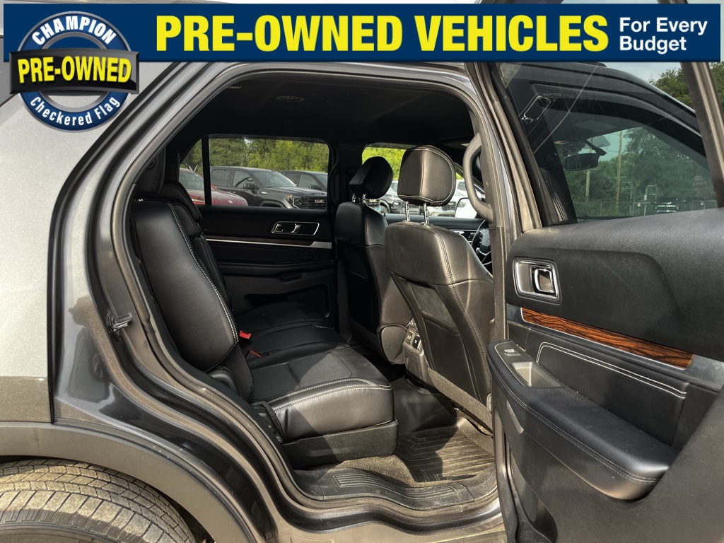 2017 Ford Explorer Limited photo 23