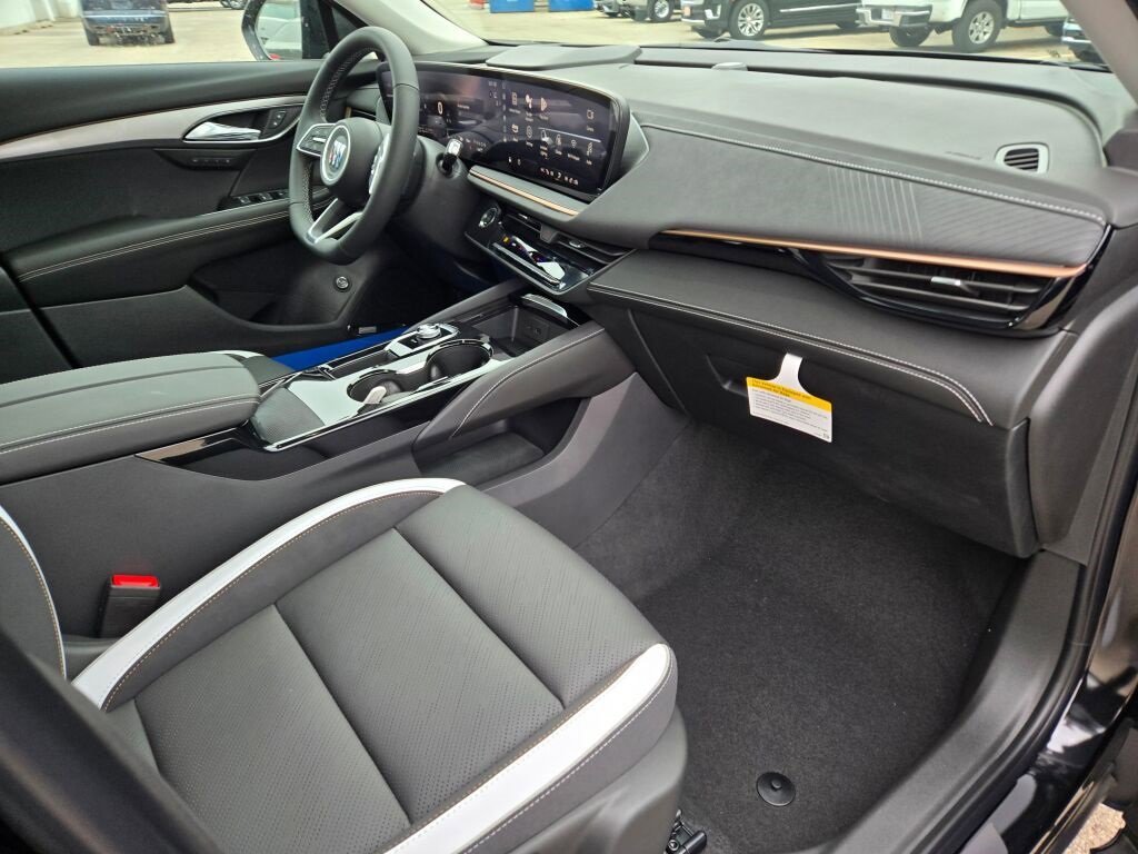 2025 Buick Envision Sport Touring photo 6