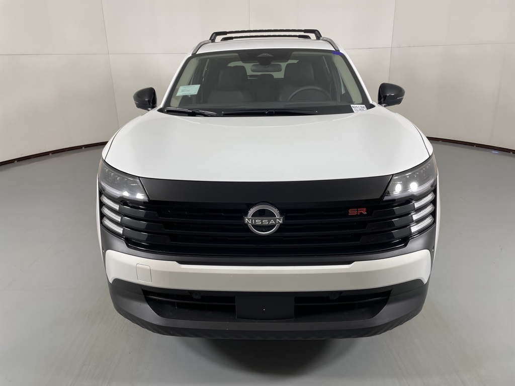 2026 Nissan Kicks SR photo 3