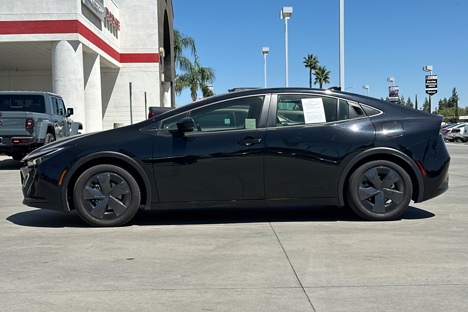 2024 Toyota Prius LE photo 3