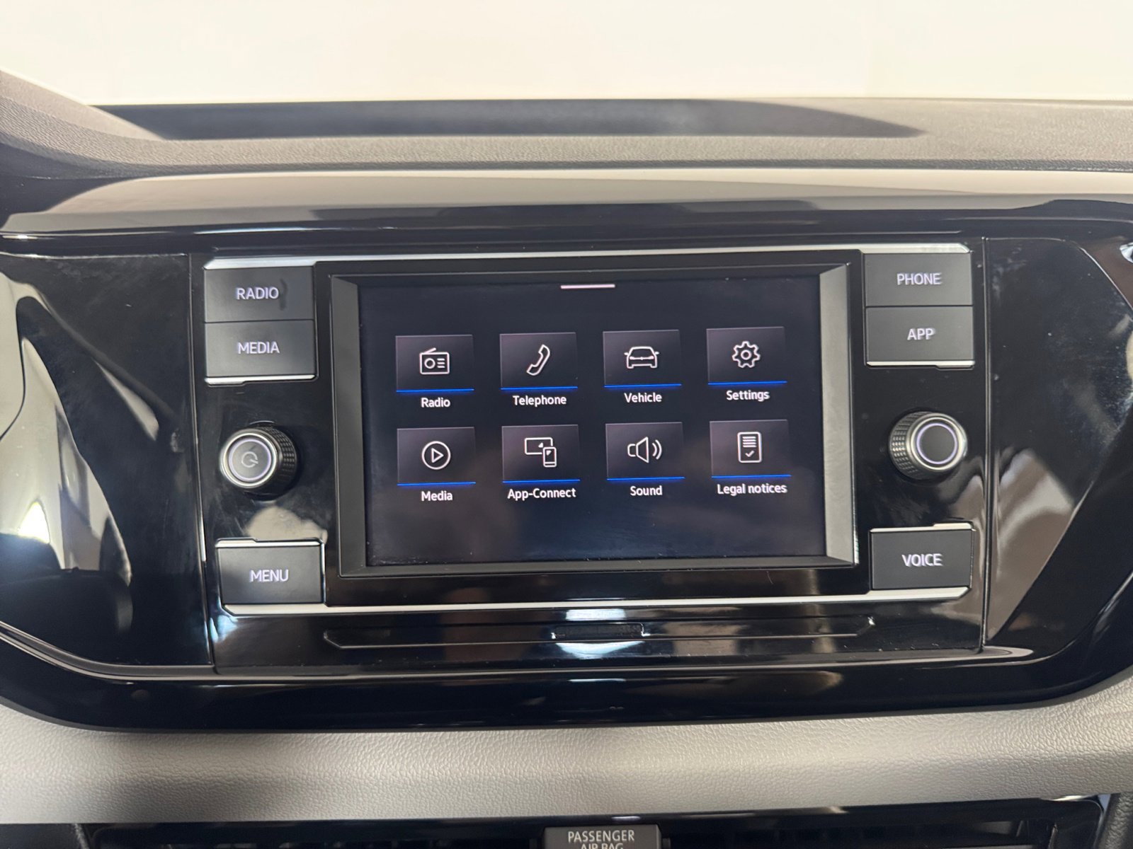 2022 Volkswagen Taos S photo 4