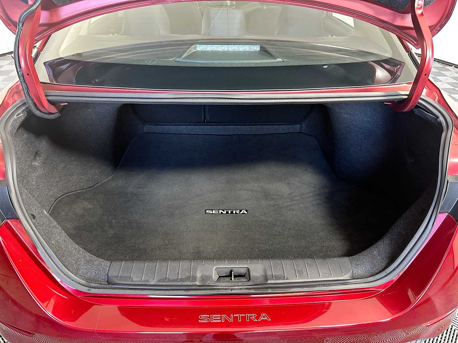 2020 Nissan Sentra SV photo 22