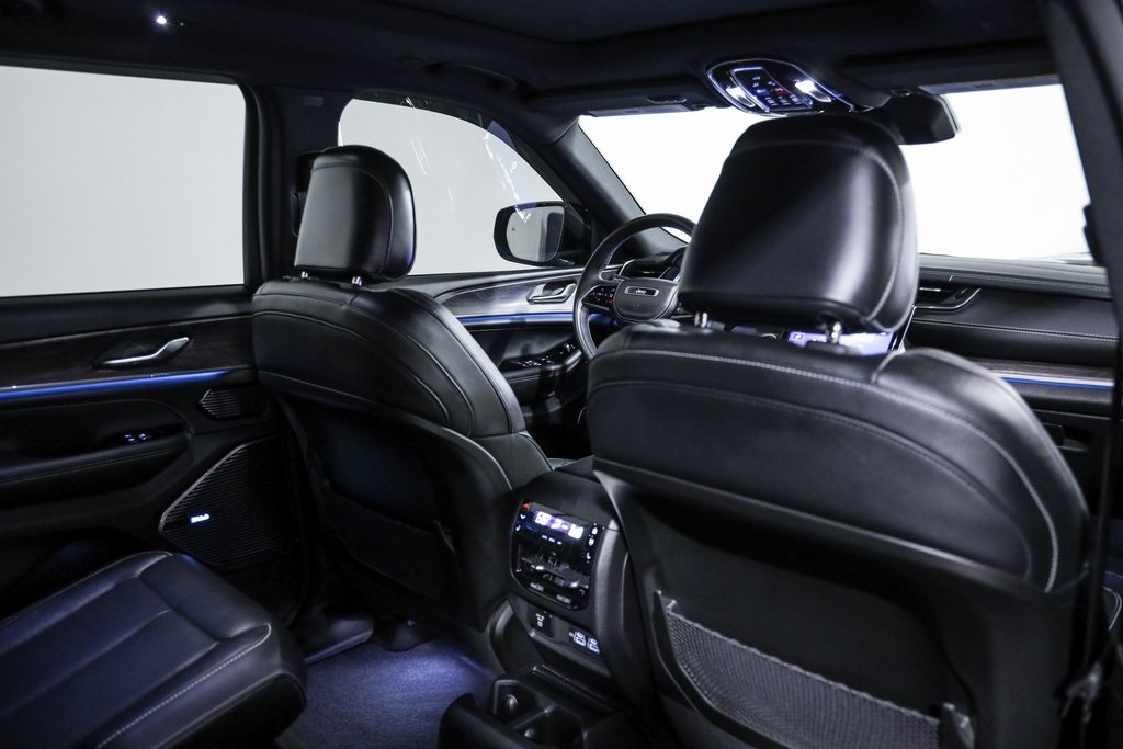 2022 Jeep Grand Cherokee Overland photo 34