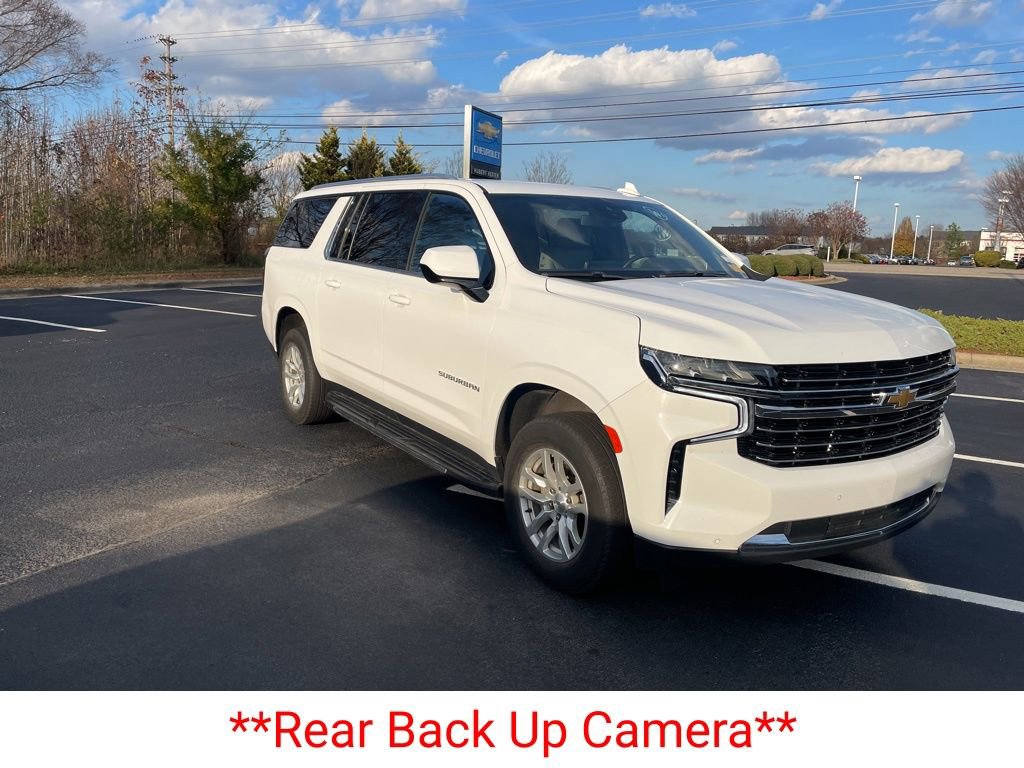 2023 Chevrolet Suburban LT photo 3