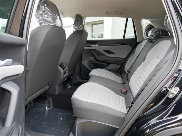 2025 Volkswagen Tiguan S photo 5