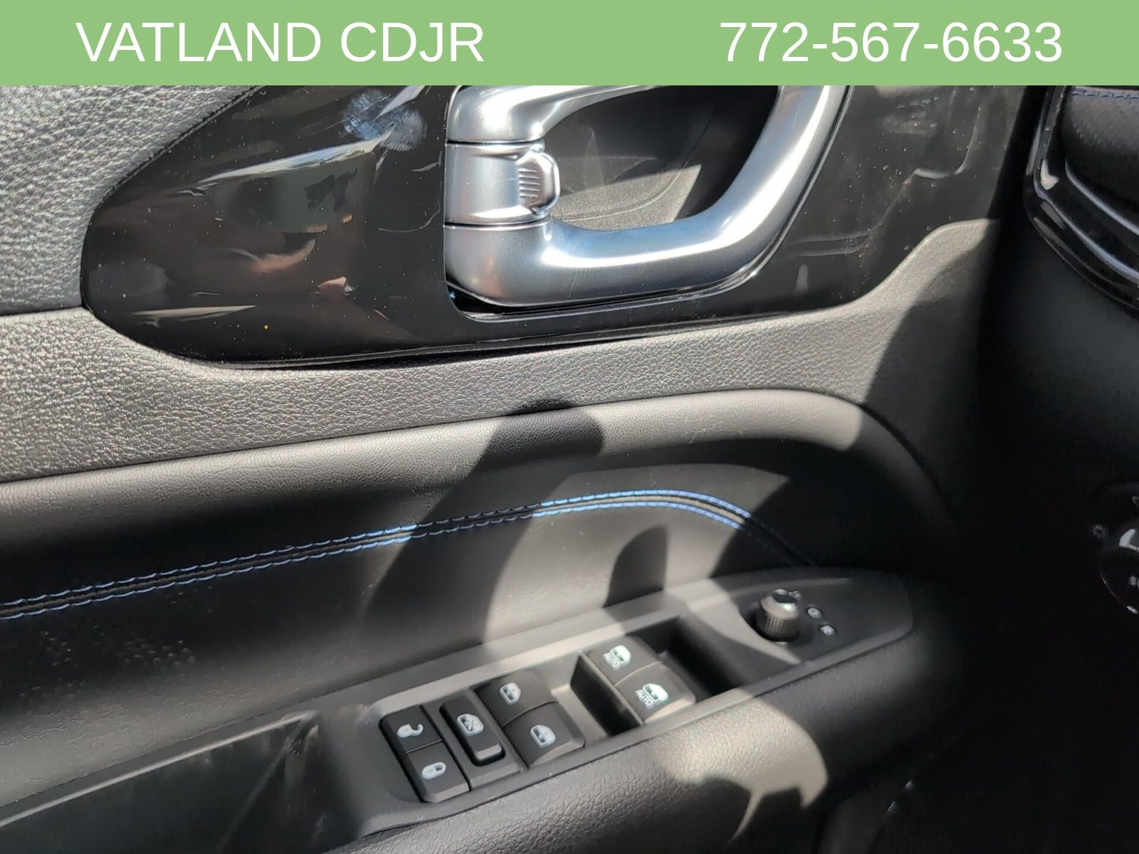 2026 Jeep Compass Latitude photo 11