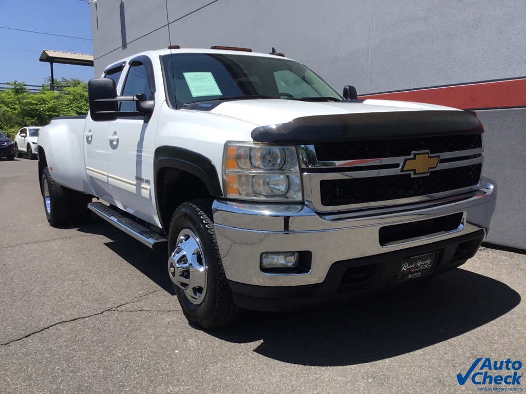 2011 Chevrolet Silverado 3500HD LTZ photo 3