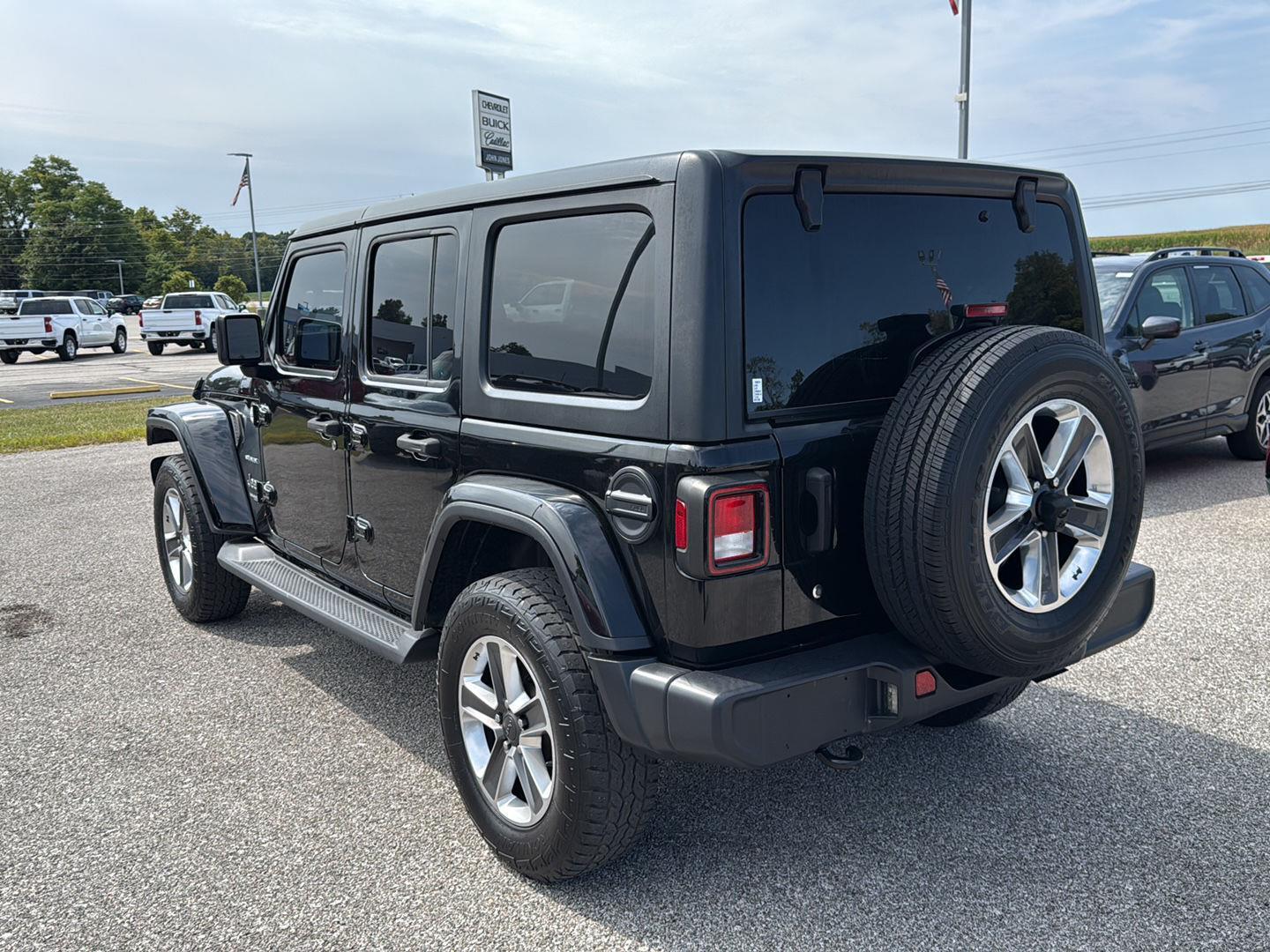 2020 Jeep Wrangler Unlimited Sahara photo 6