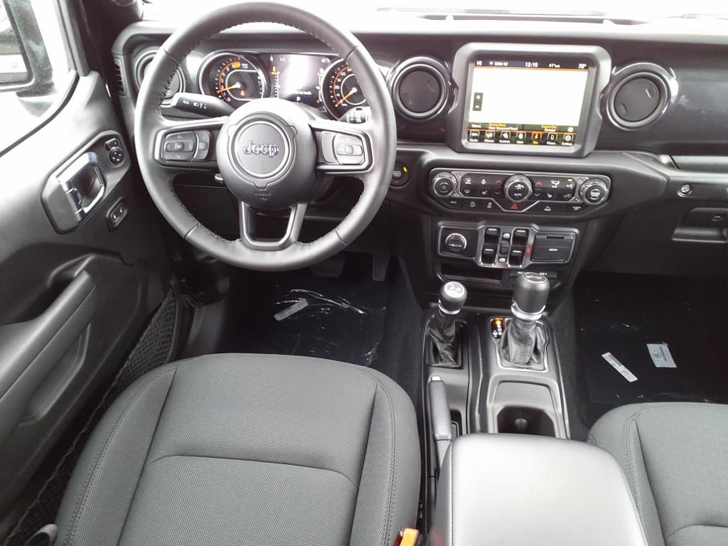 2023 Jeep Wrangler Unlimited Sport Altitude photo 3
