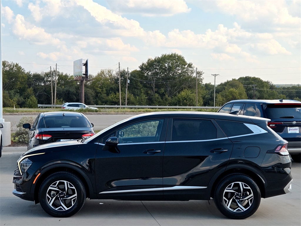 2024 Kia Sportage LX photo 3
