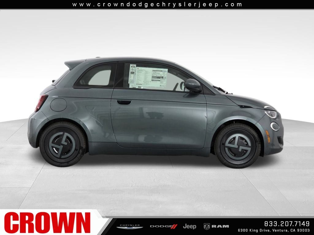 2025 Fiat 500e La Prima photo 5