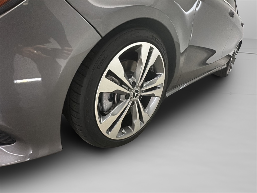 2018 Mercedes Benz CLA 250 4MATIC photo 4