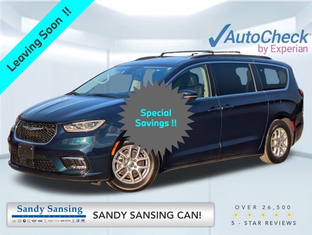 2022 Chrysler Pacifica Touring L's photo