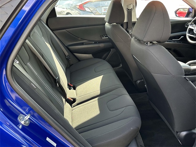 2024 Hyundai Elantra SEL photo 13