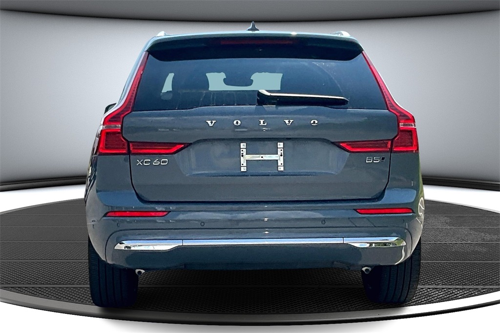 2023 Volvo XC60 B5 Ultimate photo 5