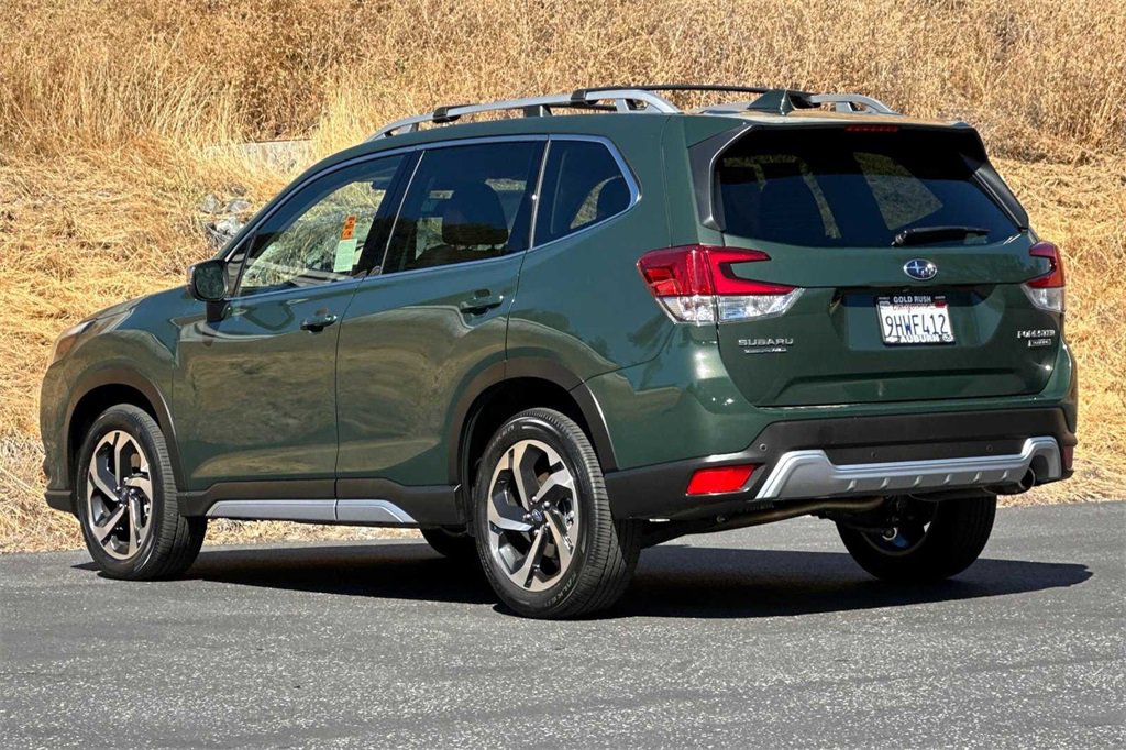 2023 Subaru Forester Touring photo 6