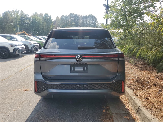 2025 Volkswagen Tiguan SE R-Line Black photo 4
