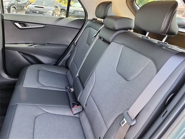 2025 Kia Niro SX Touring photo 15