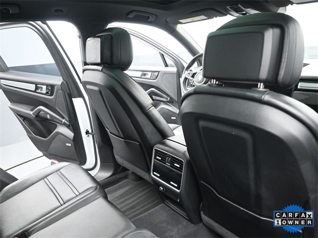 2023 Porsche Cayenne Base photo 22
